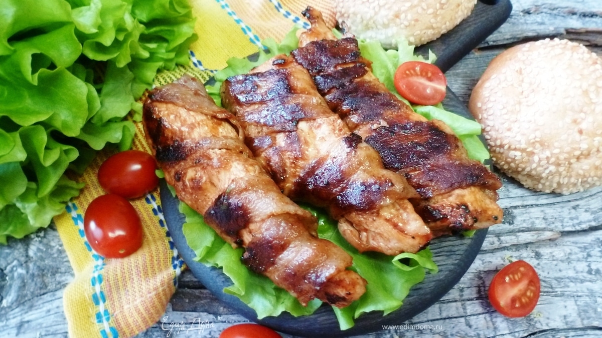 Cочное куриное филе, обжаренное в беконе