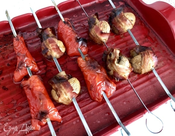 Шампиньоны гриль с беконом Шампиньоны гриль с беконом