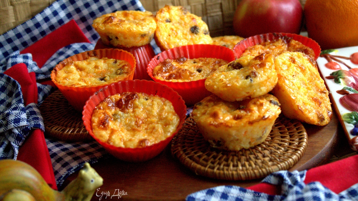 Запеченные сырники с кускусом и морковью