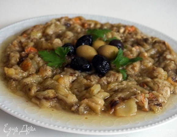 Салат из запеченных баклажанов и болгарского перца по-турецки