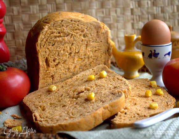 Хлеб на томатной пасте с сушеным луком