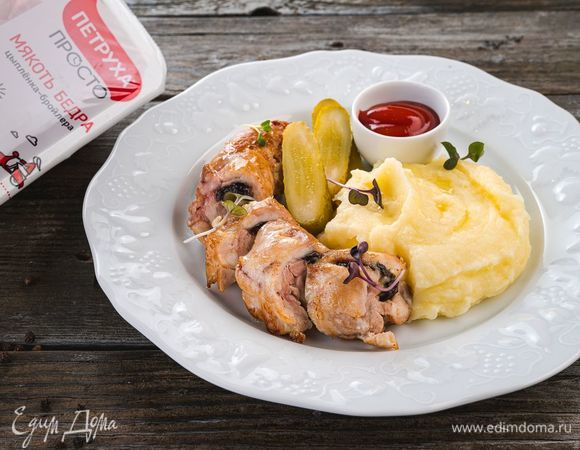 Куриные бедрышки, фаршированные черносливом и сыром Куриные бедрышки, фаршированные черносливом и сыром