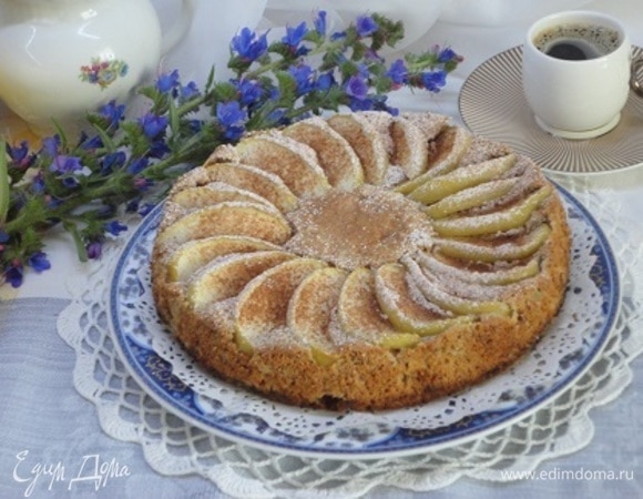 Прованский яблочный пирог с грецкими орехами Прованский яблочный пирог с грецкими орехами