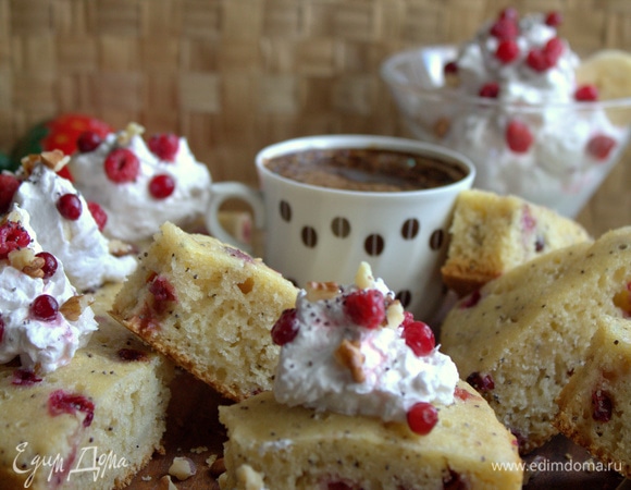 Манник с маком и брусникой