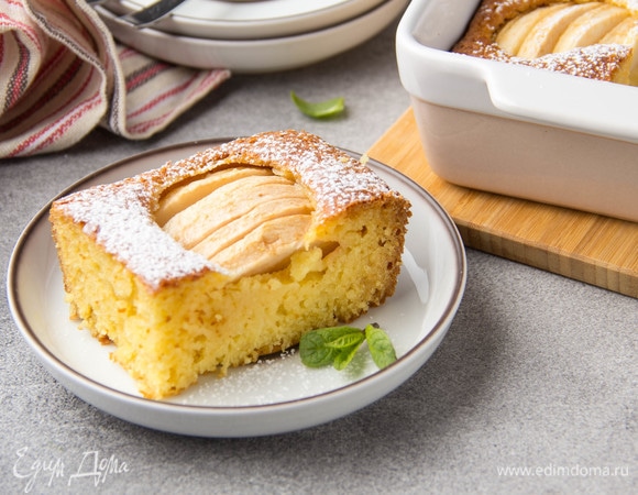 Кукурузный манник с яблоками