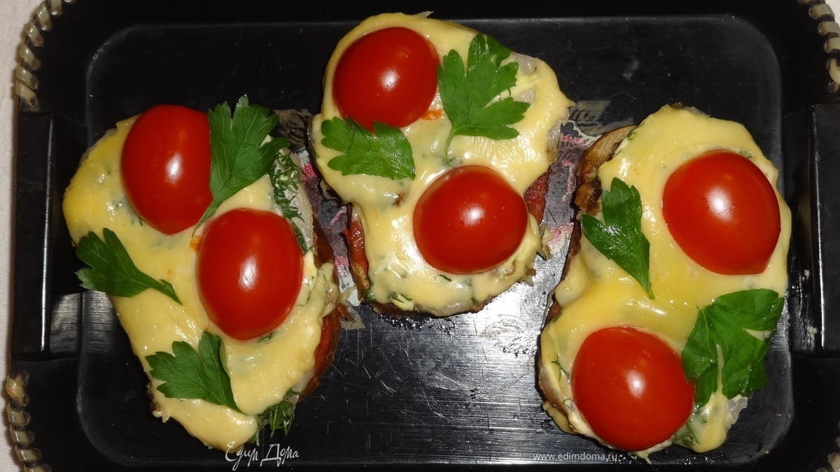 Горячие бутерброды с помидорами