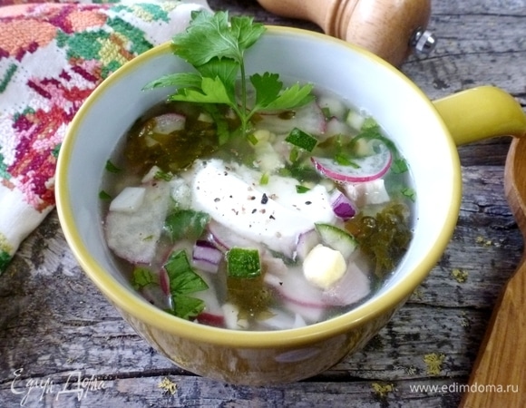 Окрошка с курицей на щавелевом отваре Окрошка с курицей на щавелевом отваре