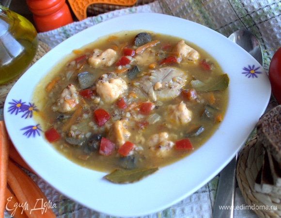 Гречневый суп с клецками и грибами