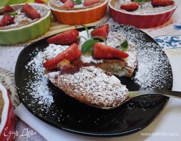 Запеканка с вишней и клубникой Запеканка с вишней и клубникой