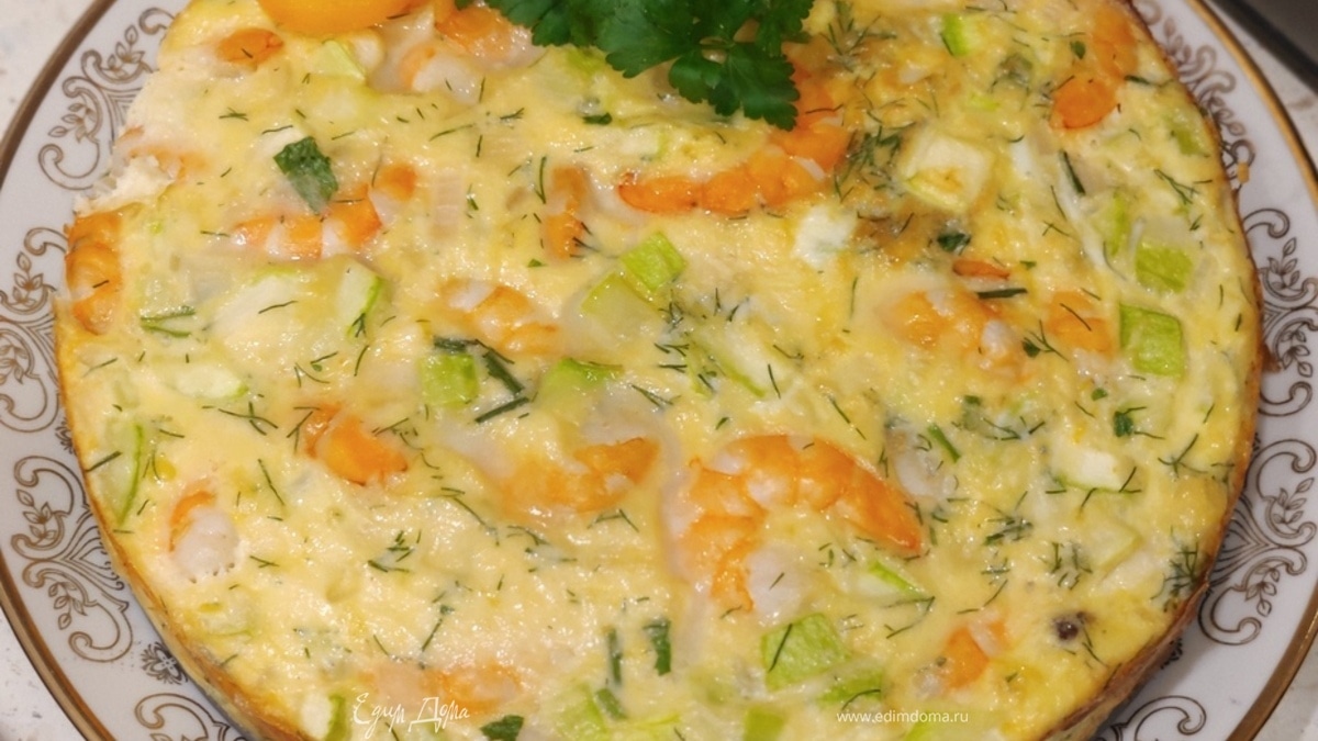 Фриттата с кабачками и тигровыми креветками