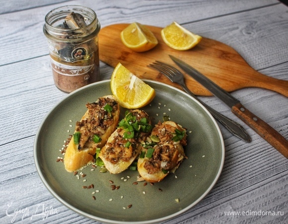 Горячие бутерброды с сайрой Горячие бутерброды с сайрой