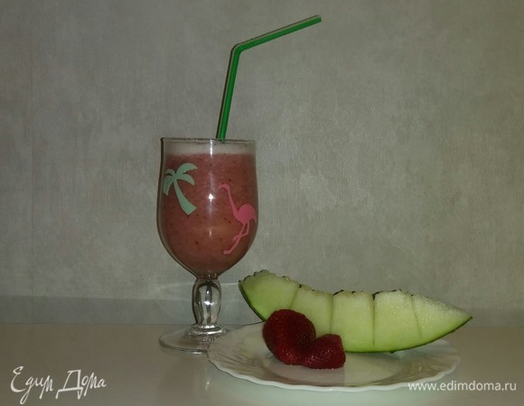 Коктейль из фруктов и ягод Коктейль из фруктов и ягод