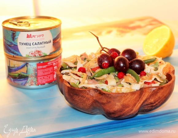 Салат с тунцом, стручковой фасолью и блинами Салат с тунцом, стручковой фасолью и блинами