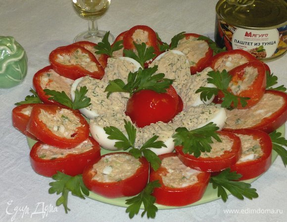 Закуска из перца и яиц с паштетом из тунца Закуска из перца и яиц с паштетом из тунца