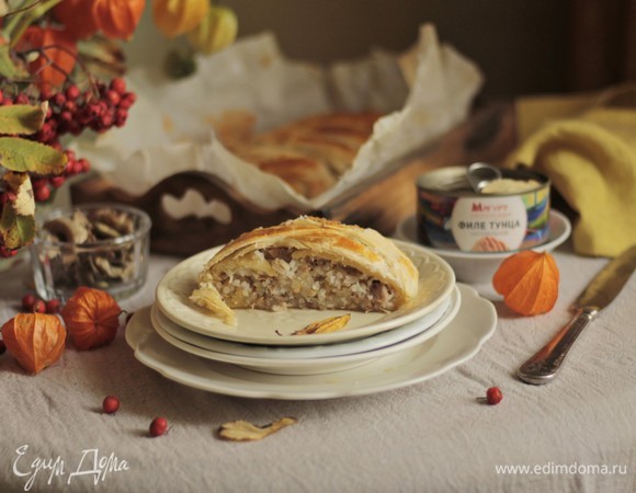 Слоеный пирог с тунцом и рисом