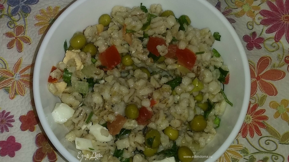 Салат из перловой крупы и овощей