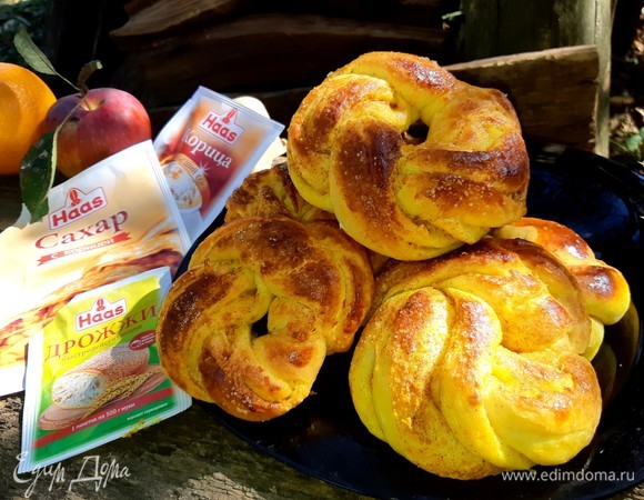 Булочки-завитушки с корицей и апельсином Булочки-завитушки с корицей и апельсином