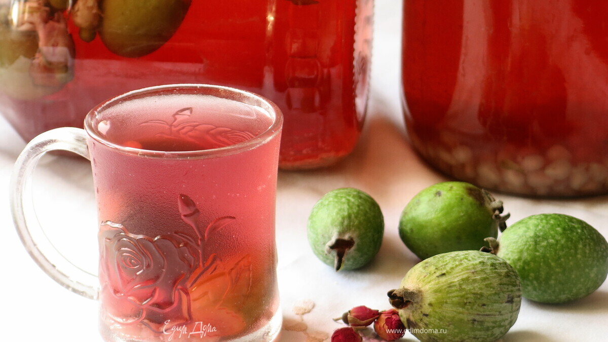 Компот с фейхоа и гранатом