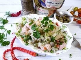 Салат из кускуса, тунца и квашеной капусты