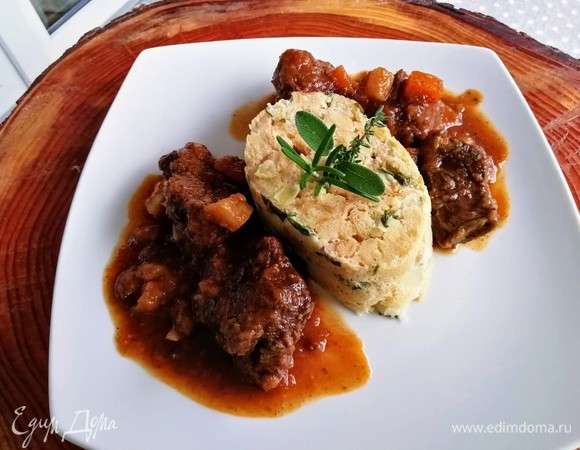 Томленные в портвейне говяжьи щечки Томленные в портвейне говяжьи щечки