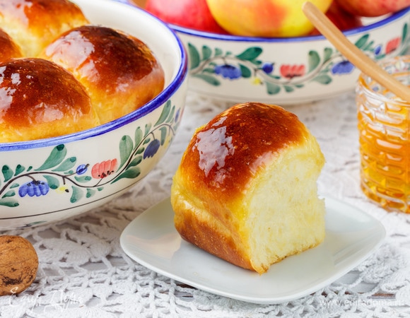 Булочки с медовой глазурью