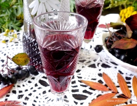 Настойка из черноплодной рябины Настойка из черноплодной рябины