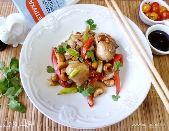 Курица по-тайски (Гай пад мед)