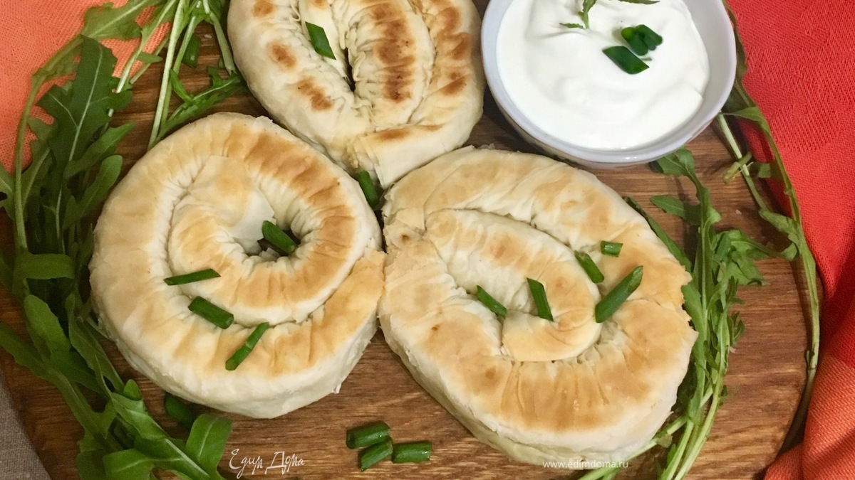 Турецкие слойки с курицей