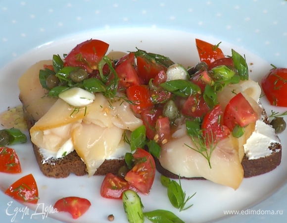 Бутерброд с балыком, сливочным сыром и каперсами