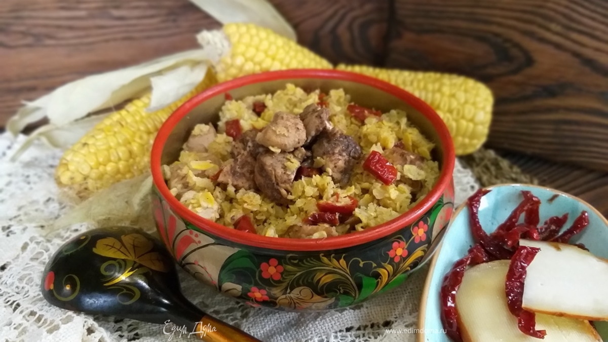 Кукурузная каша с мясом, сулугуни и вялеными томатами