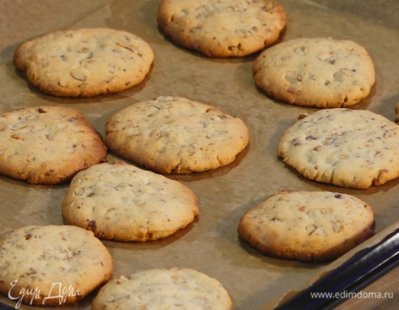Домашнее печенье с грецкими орехами Домашнее печенье с грецкими орехами