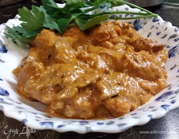 Куриная печень в томатно-сметанном соусе