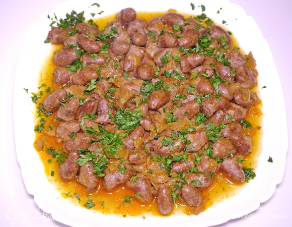 Куриные сердечки, тушенные с луком Куриные сердечки, тушенные с луком