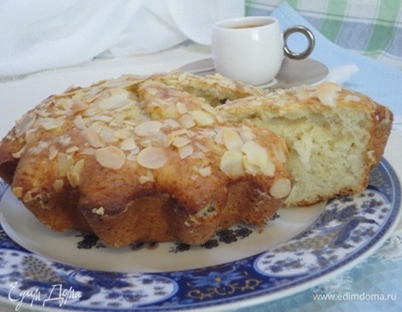 Пряный кекс с грушей и миндалем Пряный кекс с грушей и миндалем