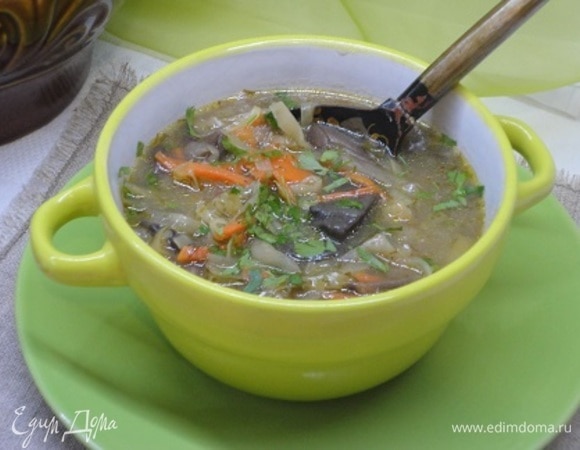 Щи из квашеной капусты с грибами