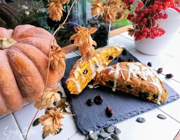 Тыквенные сконы с клюквой Тыквенные сконы с клюквой