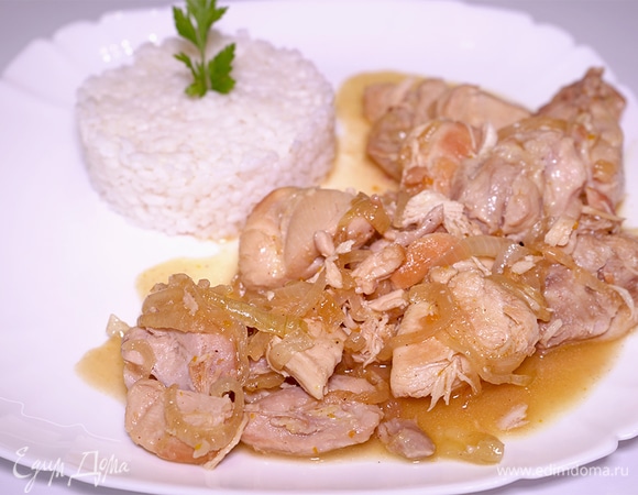 Тушеная курица с луком и медом