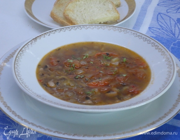 Острый томатный суп с фасолью