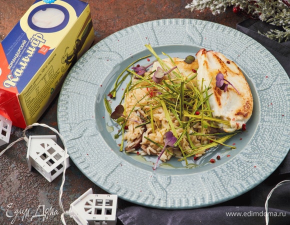 Кальмары, фаршированные грибами, в сметанном соусе Кальмары, фаршированные грибами, в сметанном соусе