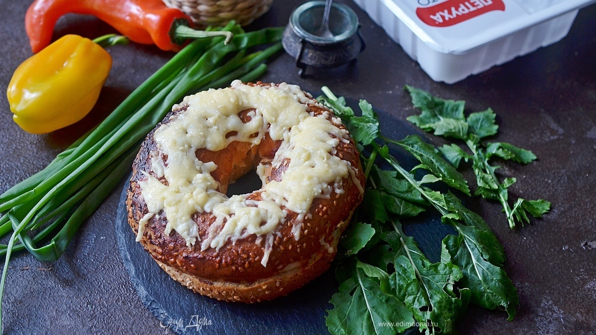 Пицца-бублик с курицей