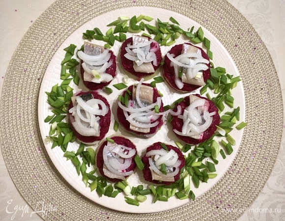 Закуска с сельдью 