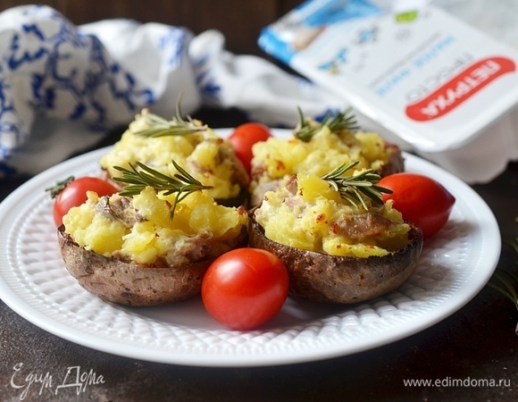 Хрустящие картофельные лодочки с курицей Хрустящие картофельные лодочки с курицей