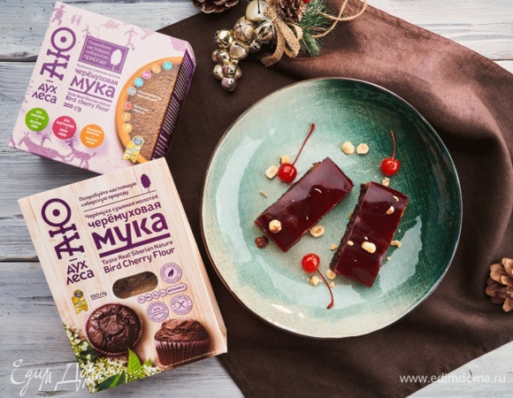 Черемуховое пирожное с вишневым мармеладом Черемуховое пирожное с вишневым мармеладом