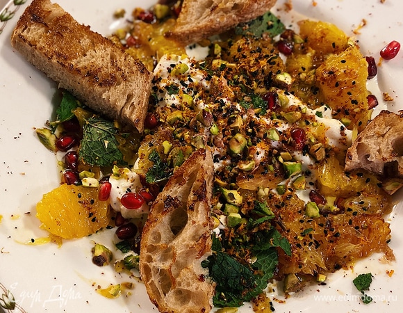 Буррата с апельсинами, мятой и гранатом Буррата с апельсинами, мятой и гранатом