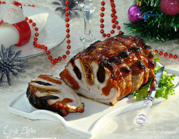 Свинина, запеченная с сухофруктами, под медовой глазурью Свинина, запеченная с сухофруктами, под медовой глазурью