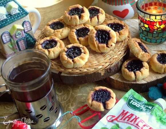 Песочное печенье с черничным джемом Песочное печенье с черничным джемом