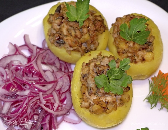 Скумбрия, запеченная с картошкой в духовке