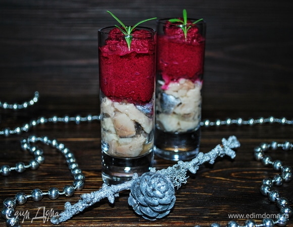 Закуска из пряной скумбрии со свеклой