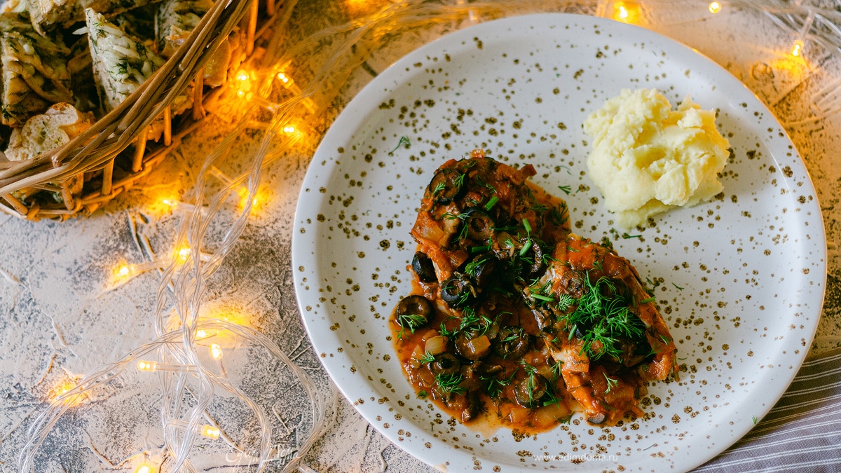 Пеленгас в томатном соусе по-мексикански
