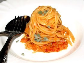 Спагетти в соусе из сладкого перца